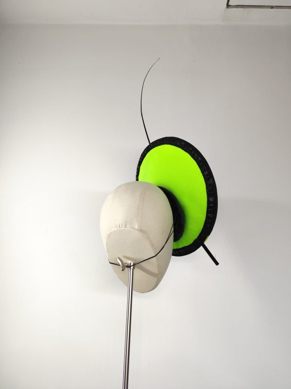Charme in Green & Black - Image 4