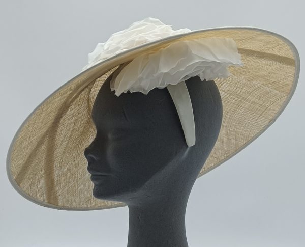 Cream & White Down brim - Miss Ayr