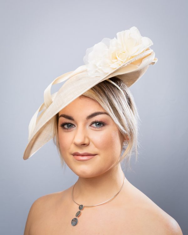 Grace in Cream - Image 2
