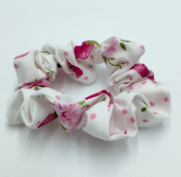 Organic Cotton Strawberry Scrunchie